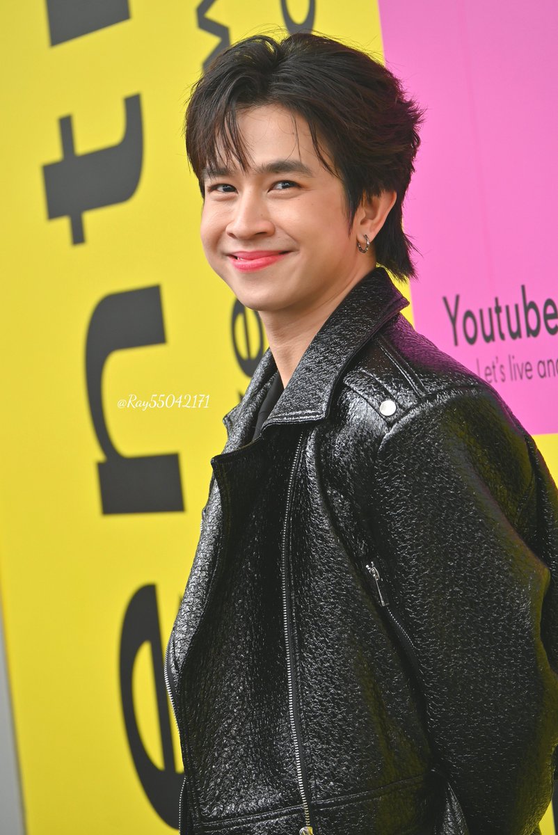 お顔だけ、振り向きふるーく🐥💕
#เจ้าแก้มก้อน #fluke_natouch