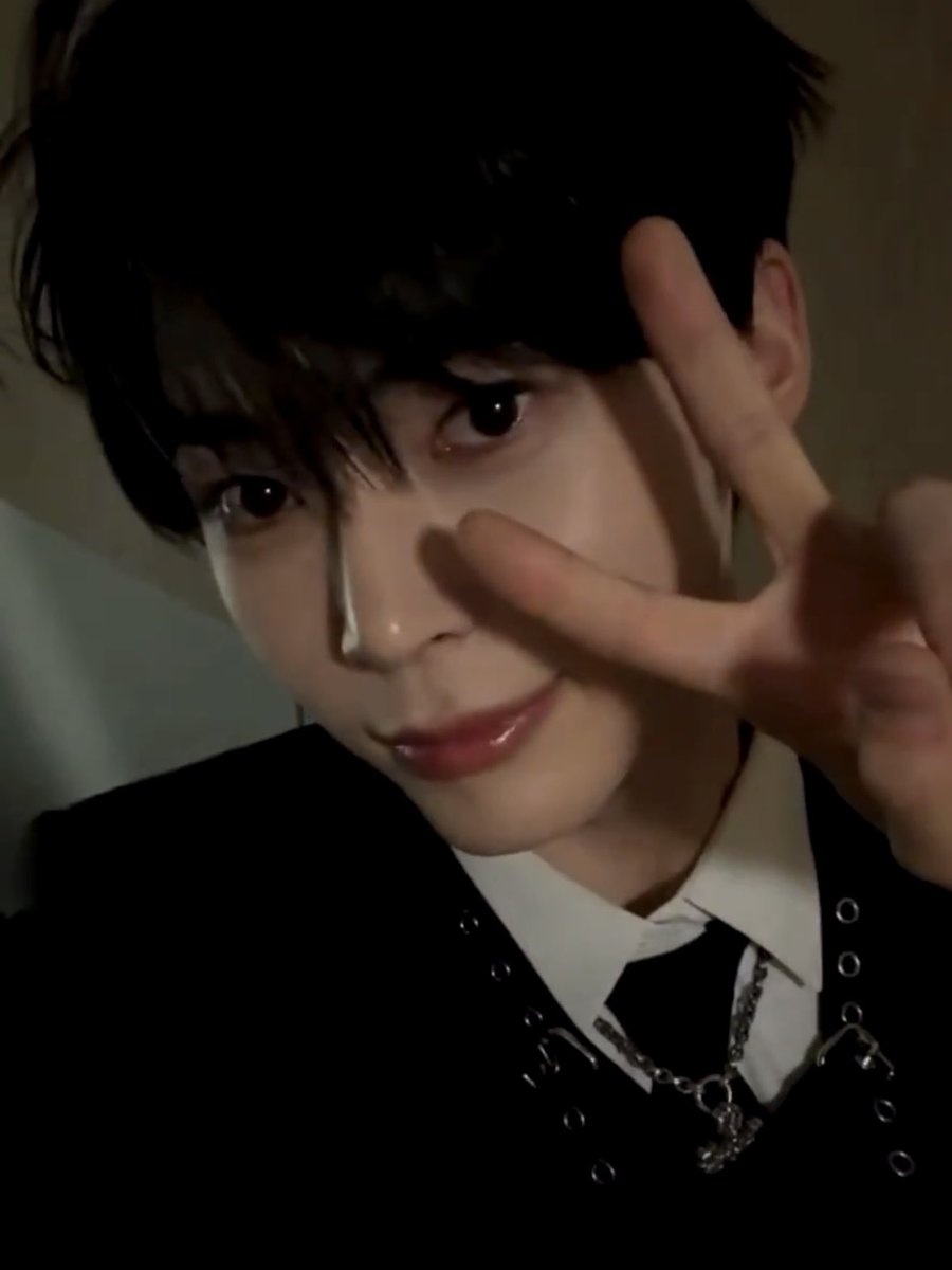 성한빈 얼굴 tweet media