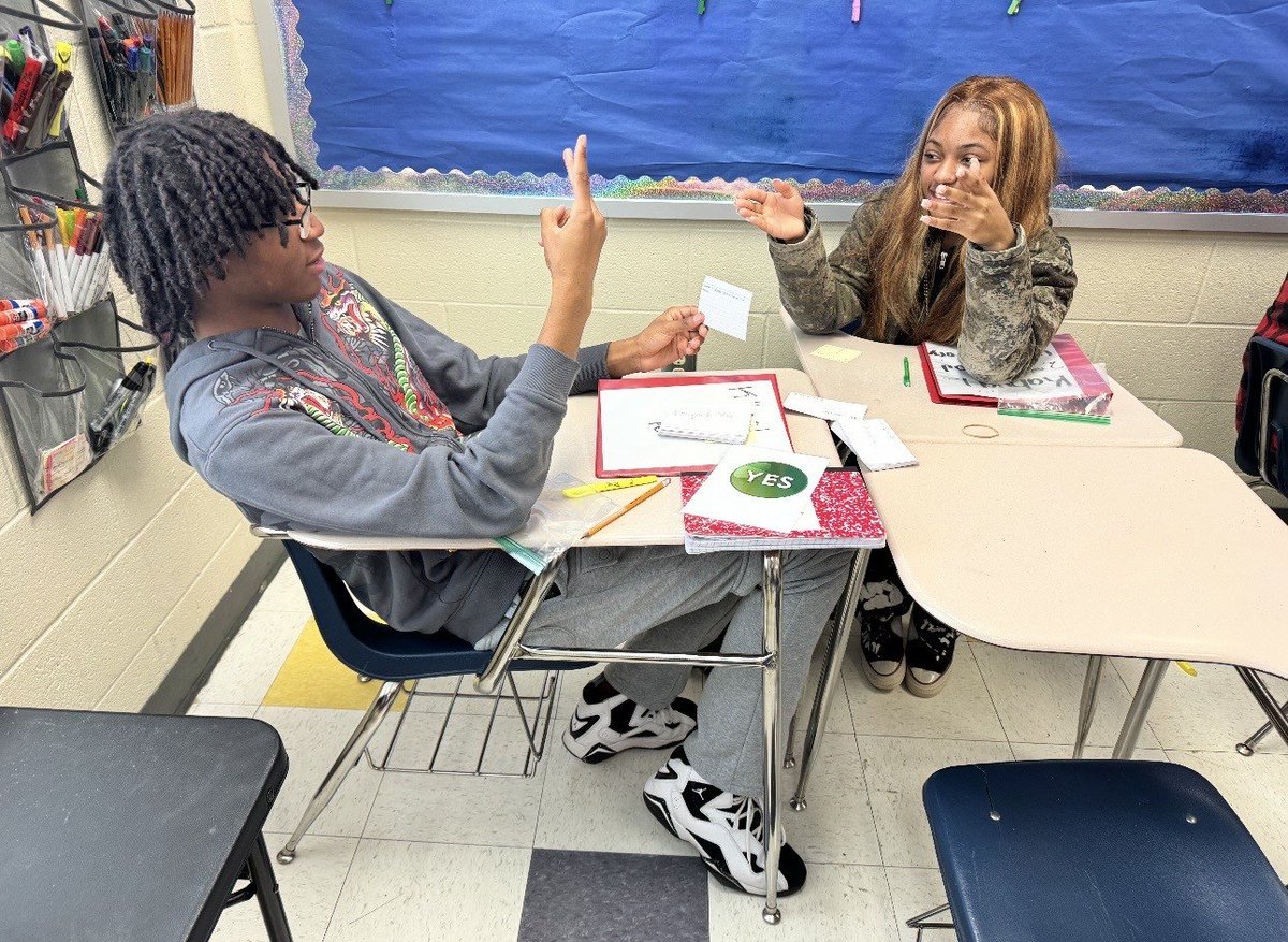 ssac_lhs's tweet image. US History students were locked in today using flashcards with our “speed dating” retrieval practice strategy! ⏱️📚 Rapid rounds, quick recall, and stronger memory of key people, events, and vocabulary. #USHistory #RetrievalPractice #LHS @MCWilkinsPhD @LithoniaHigh