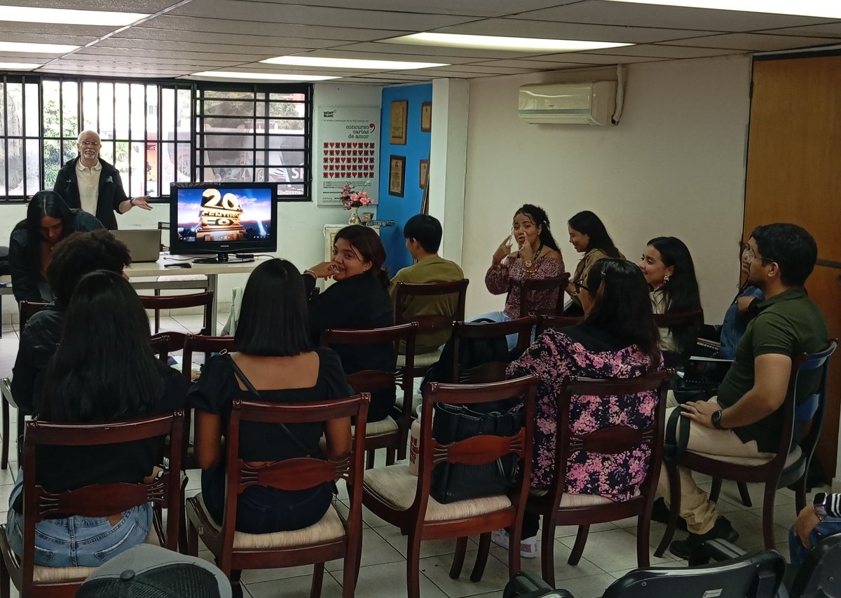 CNPCaracas's tweet image. ¿El periodismo debe servir a los gobernados o a los gobernantes? 9:40 am .  A esta hora inicia en @CNPCaracas el Cine Foro " The Post" , con estudiantes de la ECS de la #UCV .  Discutiremos  la ética, el riesgo y el poder de la verdad frente a los secretos del poder  #Verdad