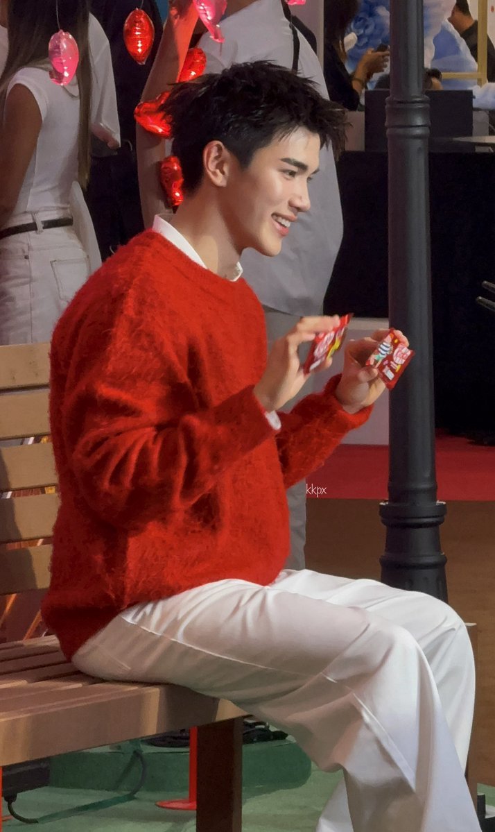 คอสตูมก็น่ารัก คนใส่ก็น่ารัก💕
Super cute เลยหล่ะ

KITKAT LOVE AT FOURTH SIGHT 
#KitkatxFourth