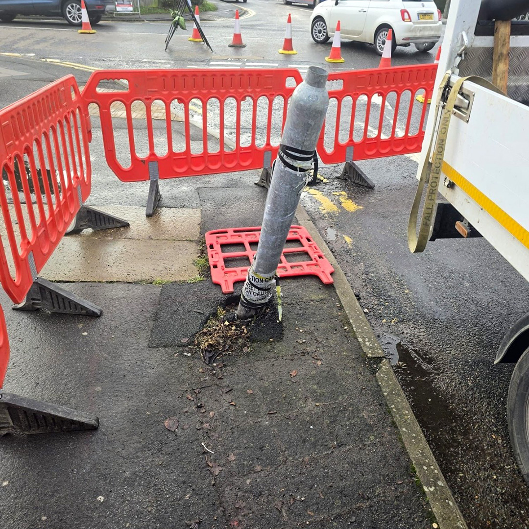 LincsCC_roads's tweet image. 🌟 New road sign on Lindis Road, Fishtoft 🌟

Our team has safely replaced the damaged post as part of ongoing street lighting &amp;amp; signage improvements, helping keep directions clear and roads easy to navigate 👷‍♂️🛣️

#Fishtoft #Lincolnshire #StreetWorks