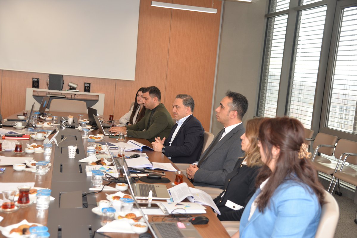 TurkiyeHaberis's tweet photo. TÜRK TELEKOM A.Ş. 16. DÖNEM TOPLU İŞ SÖZLEŞMESİ GÖRÜŞMELERİNİN ÜÇÜNCÜ OTURUMU GERÇEKLEŞTİRİLDİ

Türkiye Haber-İş Sendikamız ile Türk Telekomünikasyon A.Ş. arasında yürütülmekte olan 16. Dönem İşletme Toplu İş Sözleşmesi görüşmelerinin üçüncü oturumu, 11 Şubat 2026 Çarşamba günü saat 14.00’te, Türk Telekom Genel Müdürlüğü’nde gerçekleştirildi.

Oturumda 25 madde üzerinde görüşülmüş, 19 madde üzerinde anlaşma sağlanmış, 6 maddenin görüşülmesi ise bir sonraki oturuma ertelenmiştir.

Haberimiz için: https://t.co/6xpd6wNOz3