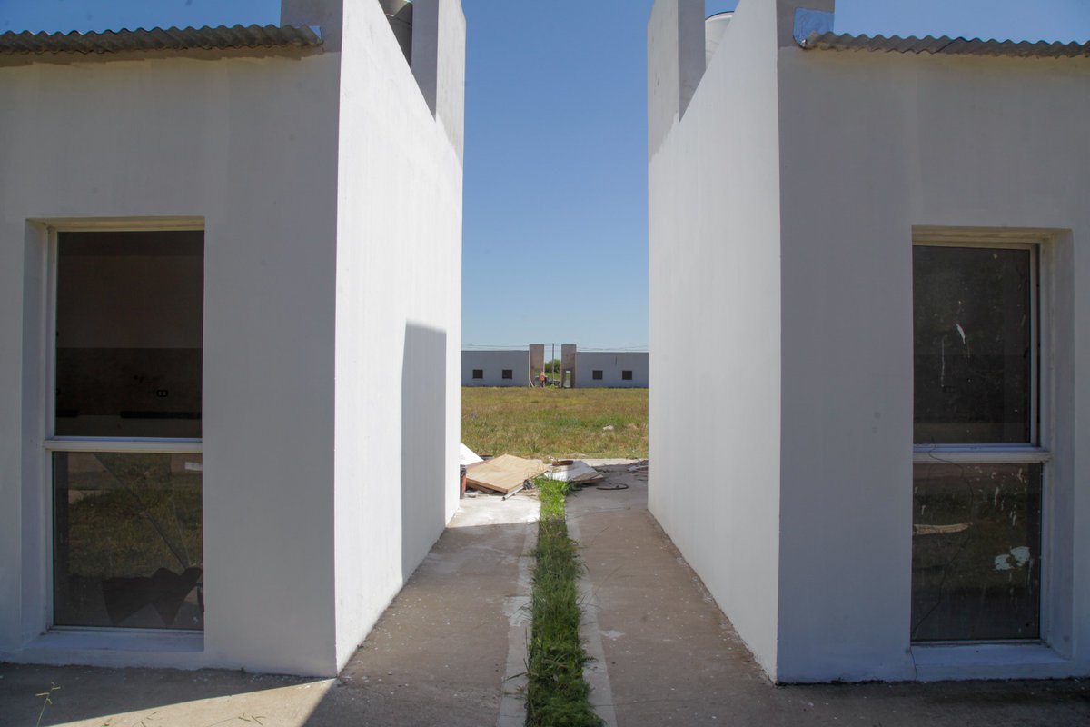 MinHabitatPBA's tweet photo. ¡Vamos a #Completar una obra de 10 viviendas en #Navarro! Se trata de una obra que el gobierno nacional dejó paralizada en la localidad de Las Marianas. 

Desde el gobierno provincial seguimos trabajando para que más familias accedan a una vivienda propia. https://t.co/w1bmeDXCIg