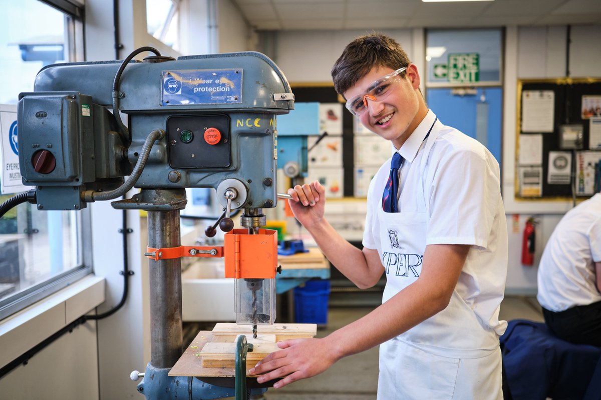 Queen Elizabeth's tweet media