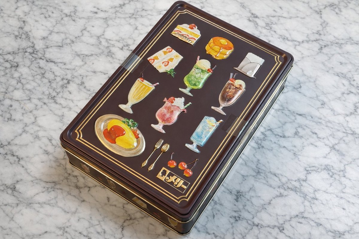 大丸から届いたバレンタインチョコは他にもモロゾフのミッフィーとビートルのスチールコンテナ、ゴンチャロフのガルニエ、メリーチョコのはじけるキャンディーチョコ缶🍫

本当に届くまで長かった‥‥💦