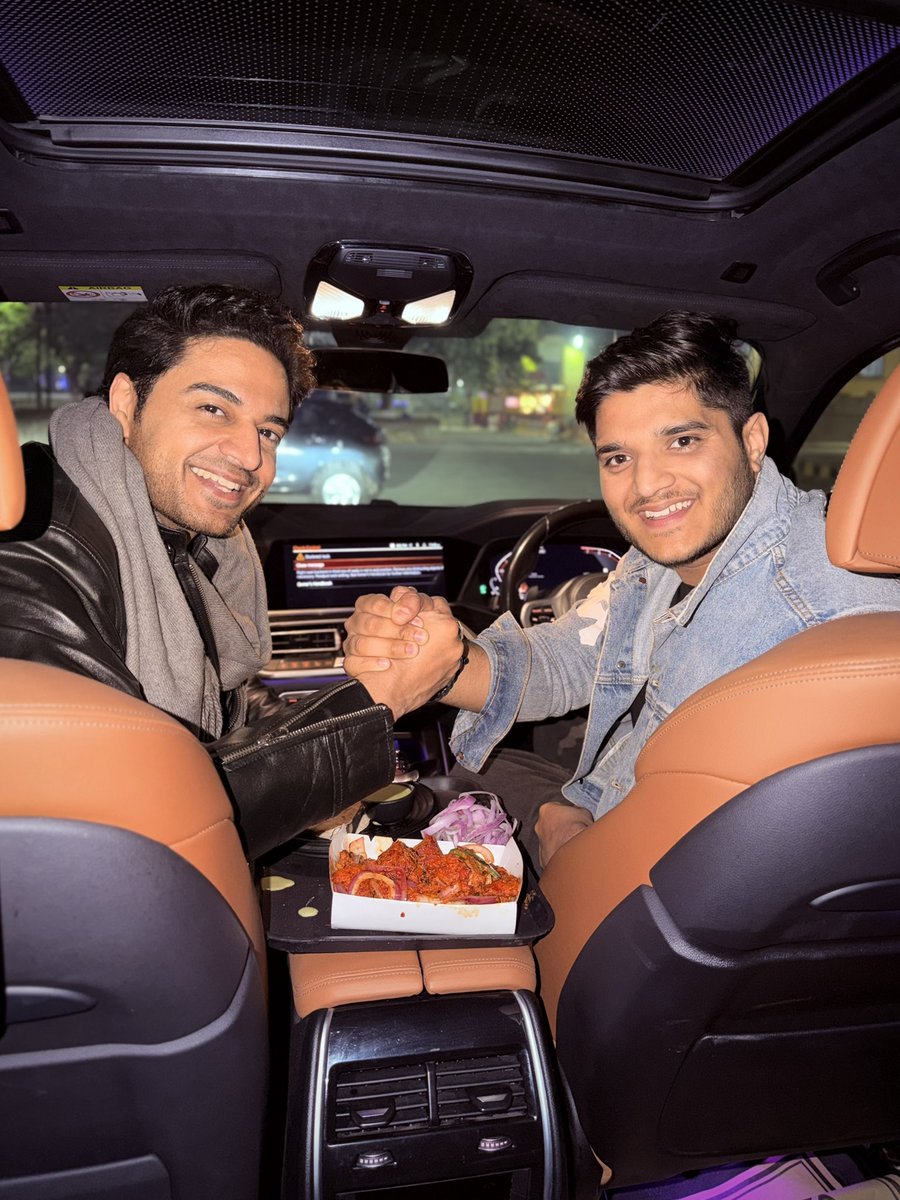 THEMRIDUL7's tweet photo. BHAI MERA ❤️
#MriRav #themridul #MridulTiwari #mridul #gauravkhanna https://t.co/Ioh8AFC8m7