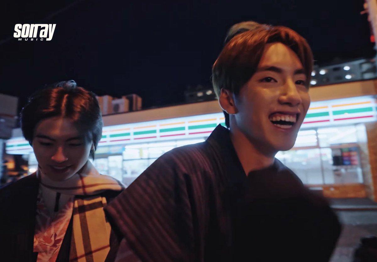 รูปนี้โคสจาน่ารัก ควรเป็นปกเพลงรักหวานๆมากอะ เช่น กีดกัน 2026