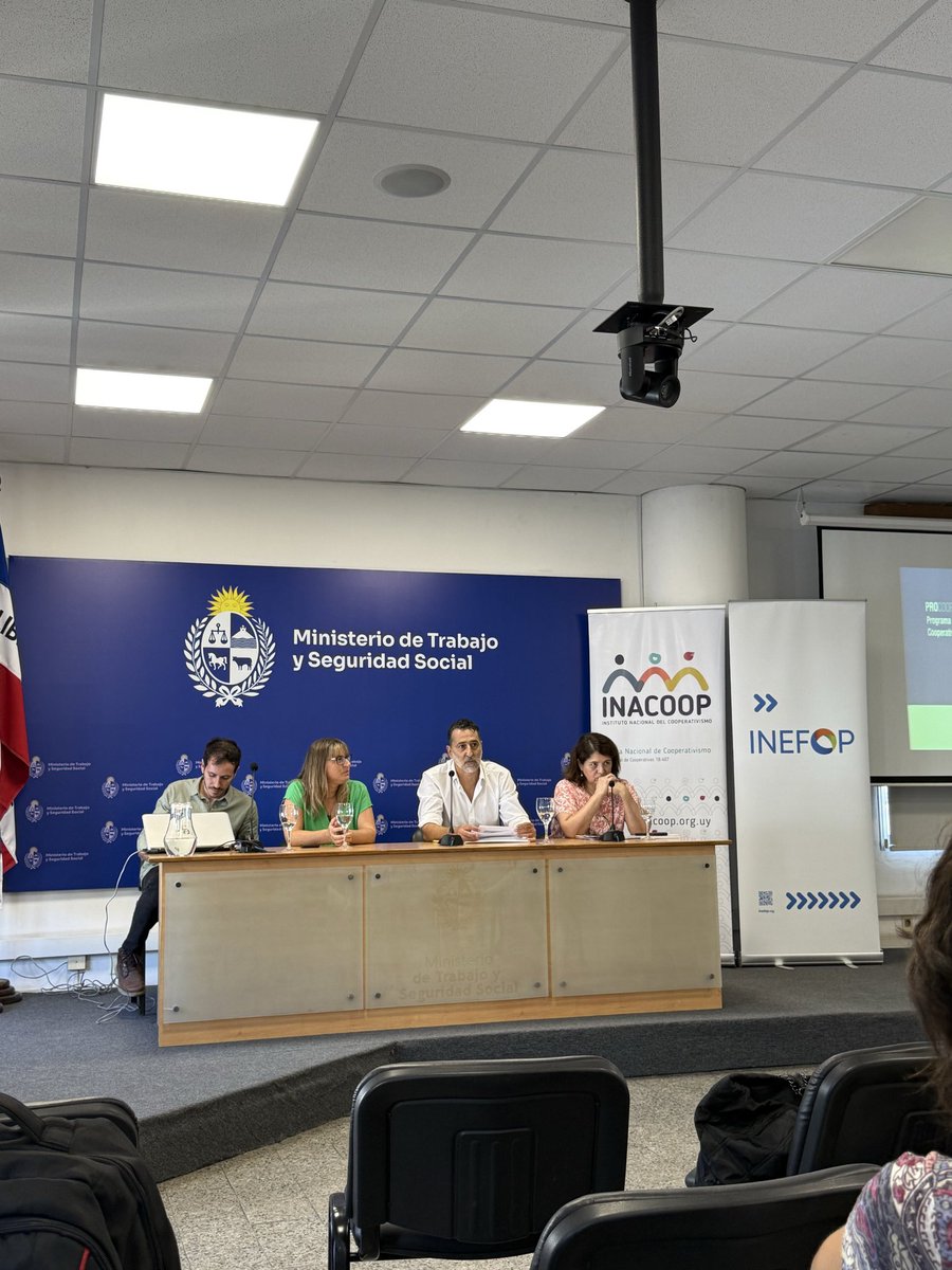 Cudecoop_uy's tweet photo. #Ahora Equipos de las instituciones vinculadas al Programa Presentan el #Procoop y los nuevos instrumentos disponibles @INEFOPoficial @inacoop @MTSSuy https://t.co/XYLYaAqJjE