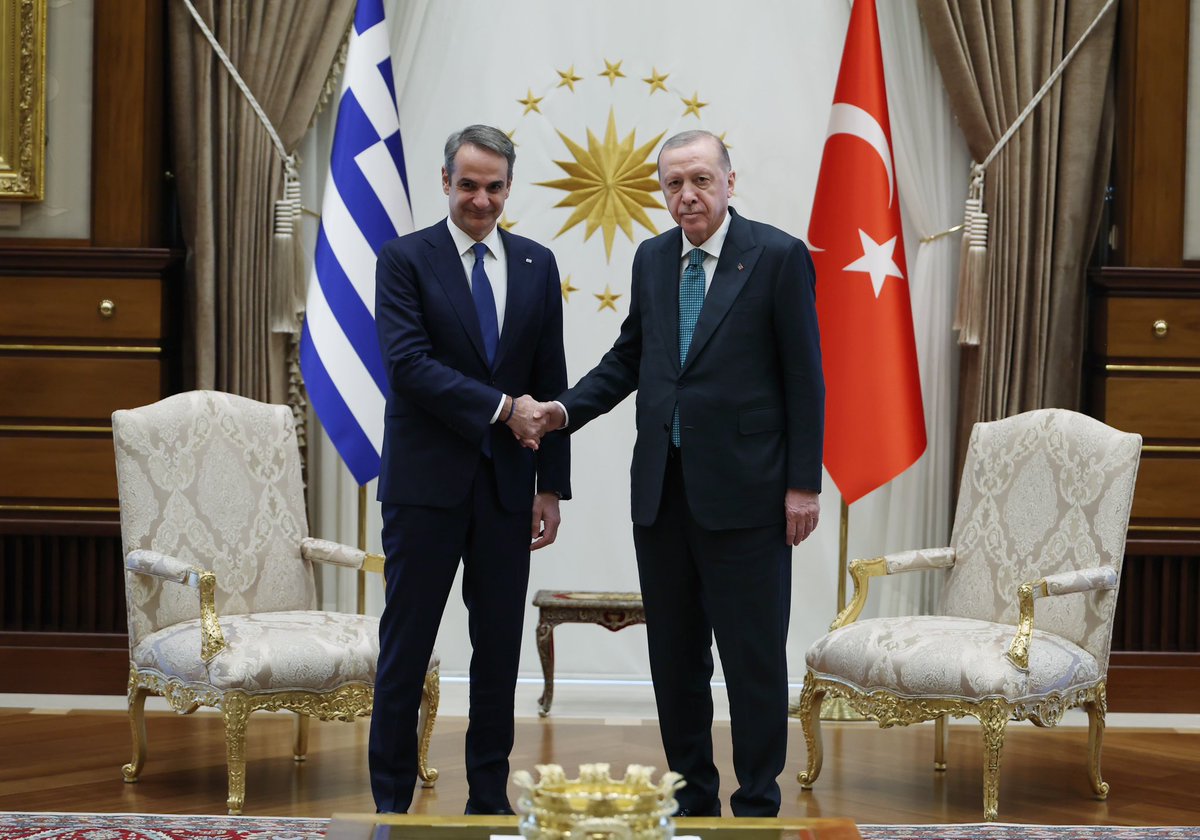 Cumhurbaşkanımız <a href="/RTErdogan/">Recep Tayyip Erdoğan</a>, Türkiye’ye ziyarette bulunan Yunanistan Başbakanı Kiryakos Miçotakis ile Cumhurbaşkanlığı Külliyesinde bir araya geldi.