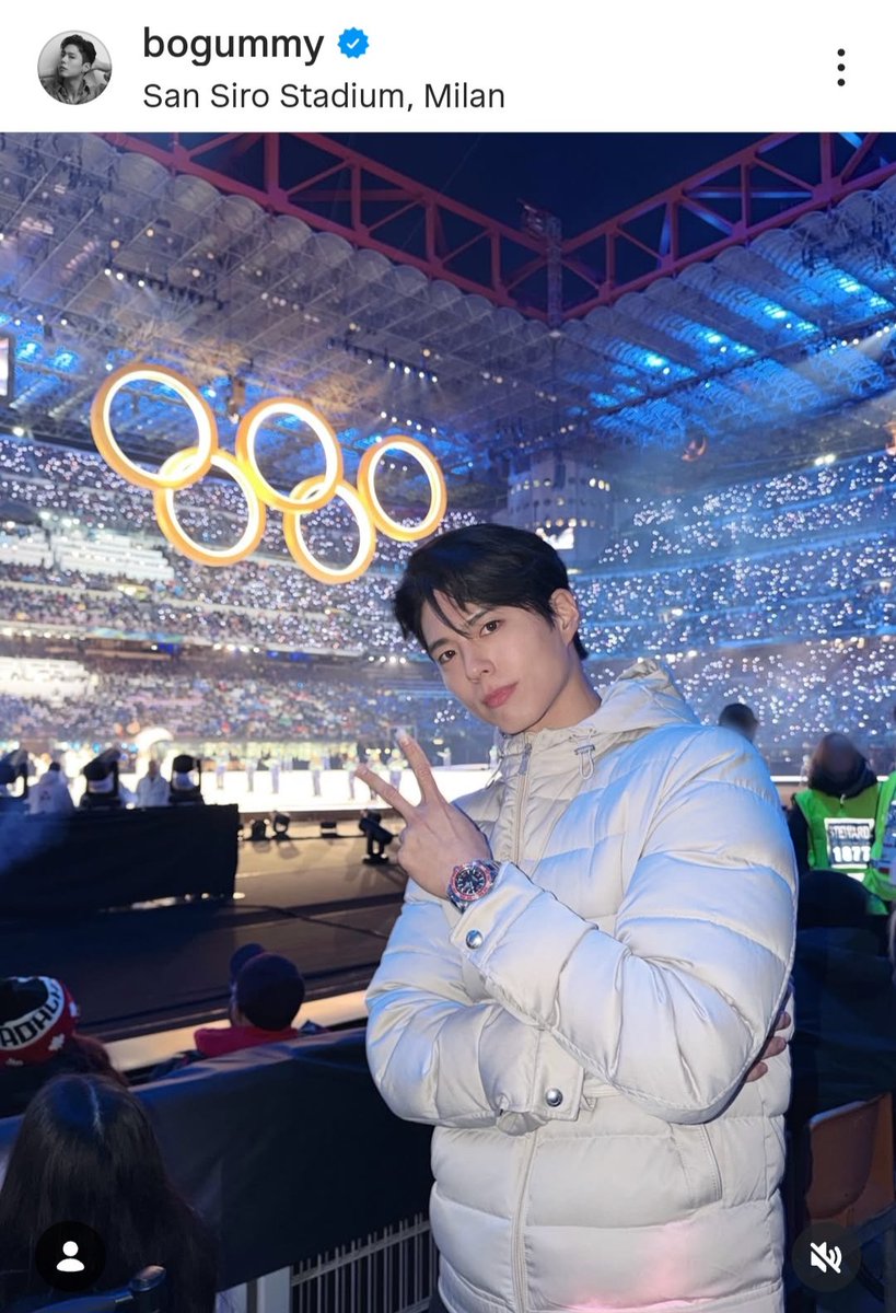 ถึงขั้นซูมดู นึกว่าโบกอมมี่ไปต่อเล็บ 😄 .. รูปที่มิลานรอบนี้ฉ่ำๆ เยอะฉ่ำๆ และหล่อมากด้วย 🫠