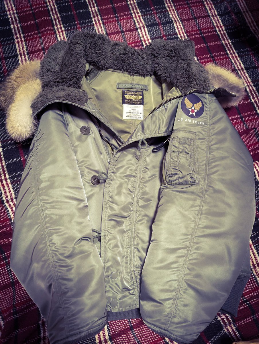 フライトジャケットコレクション。極寒時の屋外活動用はB15のみでしたのでレパートリーを増やすためにTYPEN-2B
#ポーキーズ  #colimbo #n2b #フライトジャケット