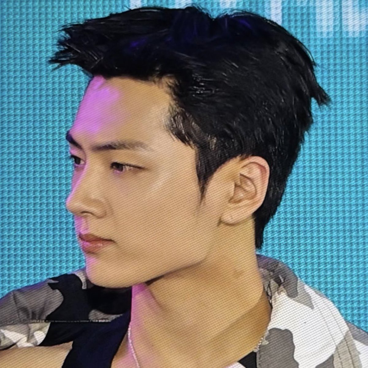 เอางี้ ถ้าเดินสวนก็มียกมือไหว้น่ะ