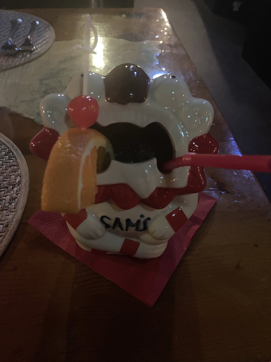 ディナー豪華すぎた🍽️このシーサーの入れ物はもらえるし、中身のドリンクはノンアルで爽やかだった！