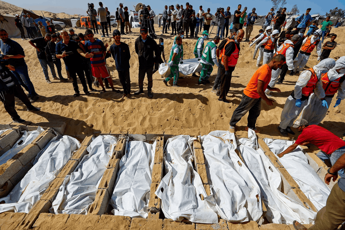 TheCradleMedia's tweet image. Palestinian corpses used in Israeli medical training through US university programs
——
An essay from The Baffler details how Israel has systematically seized Palestinian bodies from cemeteries across Gaza, the occupied West Bank, and within Israel itself, citing security or DNA…