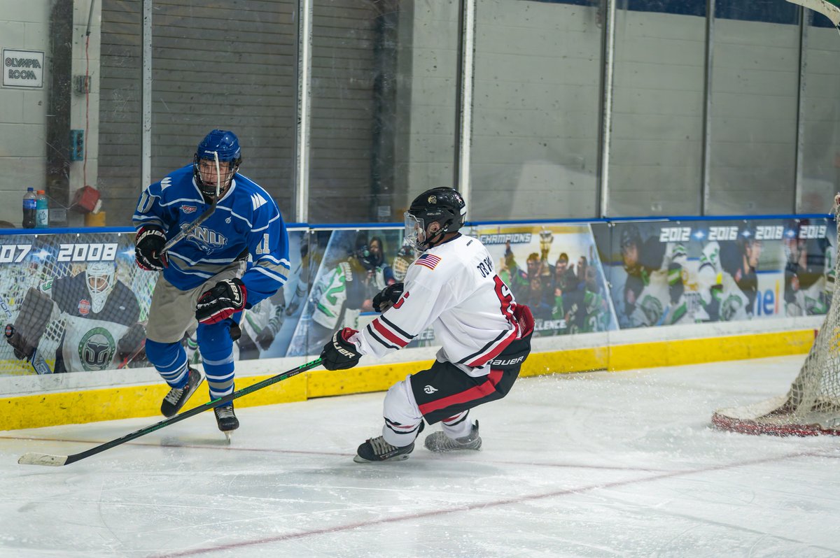 KeydetsHockey's tweet photo. Michael spent 4 years with the program, 2 as assistant captain. In May, he will commission into the U.S. Navy as a Submarine Officer. His advice to new players—“Life sucks sometimes, especially at VMI, but it’s during those tough times that you will find your greatest strength.” https://t.co/OC7XmGh7tI