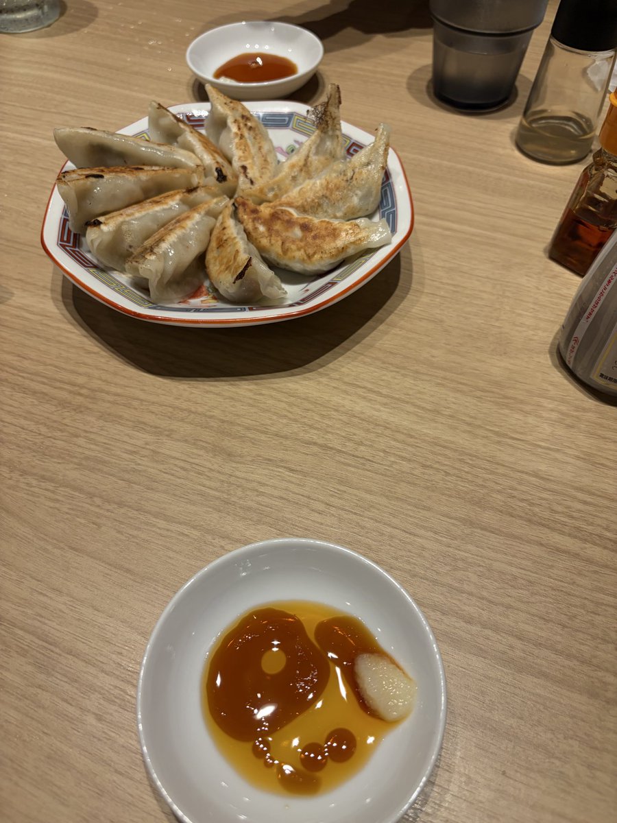 Usapan3__'s tweet photo. 青竹手打麺王神さんへ
味噌チャーシュー麺味玉コーントッピング
半炒飯餃子
前回塩だったので今回は味噌
味噌も美味しい
次は醤油かな https://t.co/fVnpFs9mFy