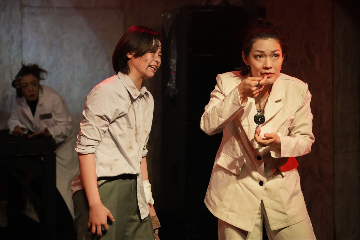 唐作品の主人公のほとんどは大きく変化できないまま話が終わります。困難を打ち破るチャンスはあった、それをつまらないプライドや恐怖心で乗り越えられない、その繰り返しの葛藤があります。観賞者は追体験し「自分ならこうする！」と実生活をもって補填するのです。
#地獄のセリフ劇　
📸荒尾さん