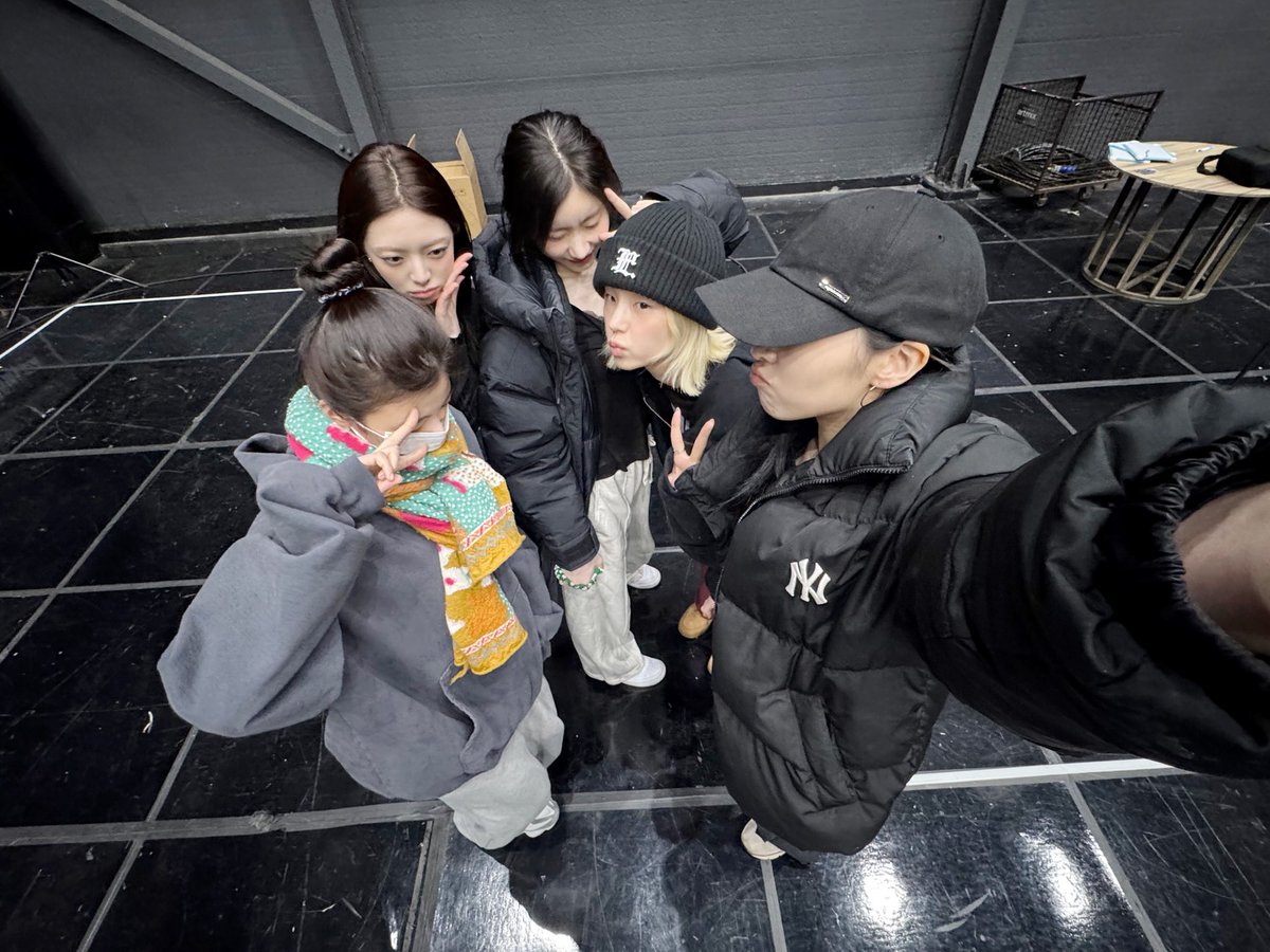 👑있지 데뷔 7주년 해시태그 이벤트 시작👑

ITZY의 데뷔 7주년을 축하하는 마음으로 이벤트 참여에 동참해주세요🩷

있지야! 믿지의 빛이 되어줘서 고마워🤍
앞으로도 영원히 있지!! 믿지!! 날자~🫶

#있지믿지날자_앞으로도영원히
#ITZY_7th_Anniversary

#있지 #ITZY <a href="/ITZYofficial/">ITZY</a>