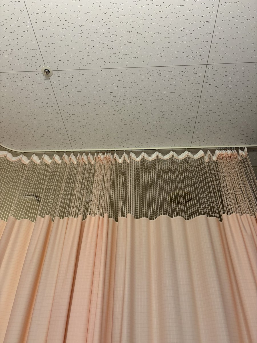 peach06usapi's tweet photo. 入院しました。いよいよ明日はプレート除去。。 https://t.co/N48k2h7uBC