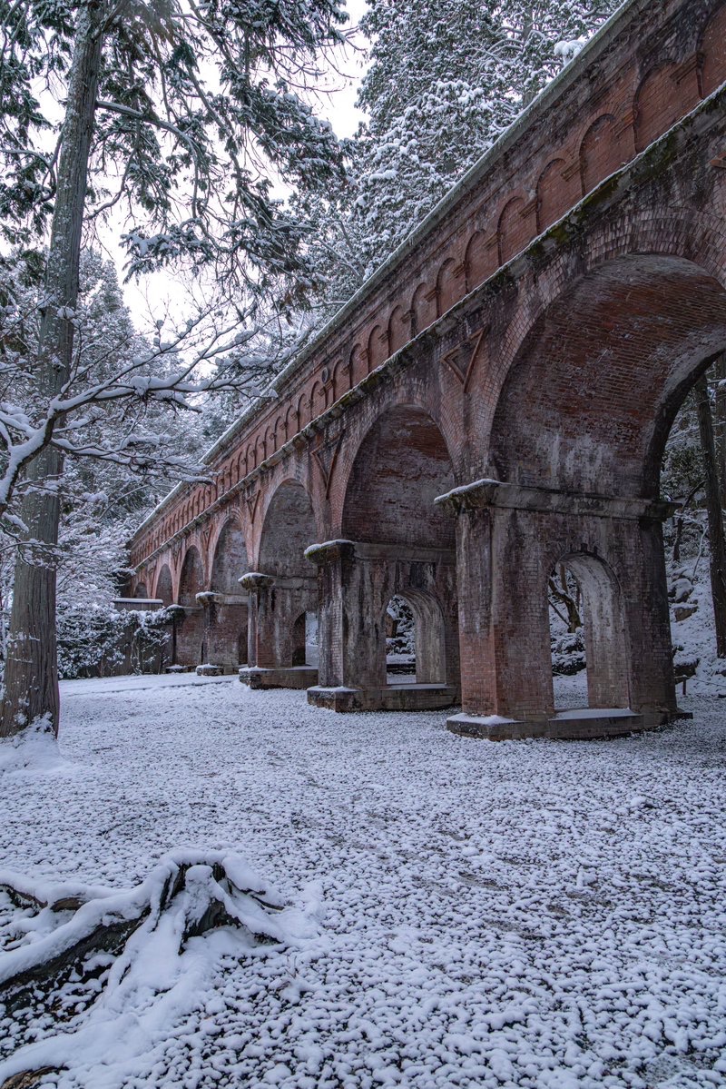 yuya0240's tweet image. 雪に包まれた南禅寺 水路閣