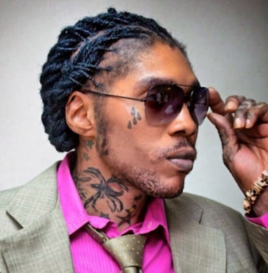 geegobuilds's tweet photo. Adele &amp; Vybz Kartel https://t.co/y0lkE2TIiP