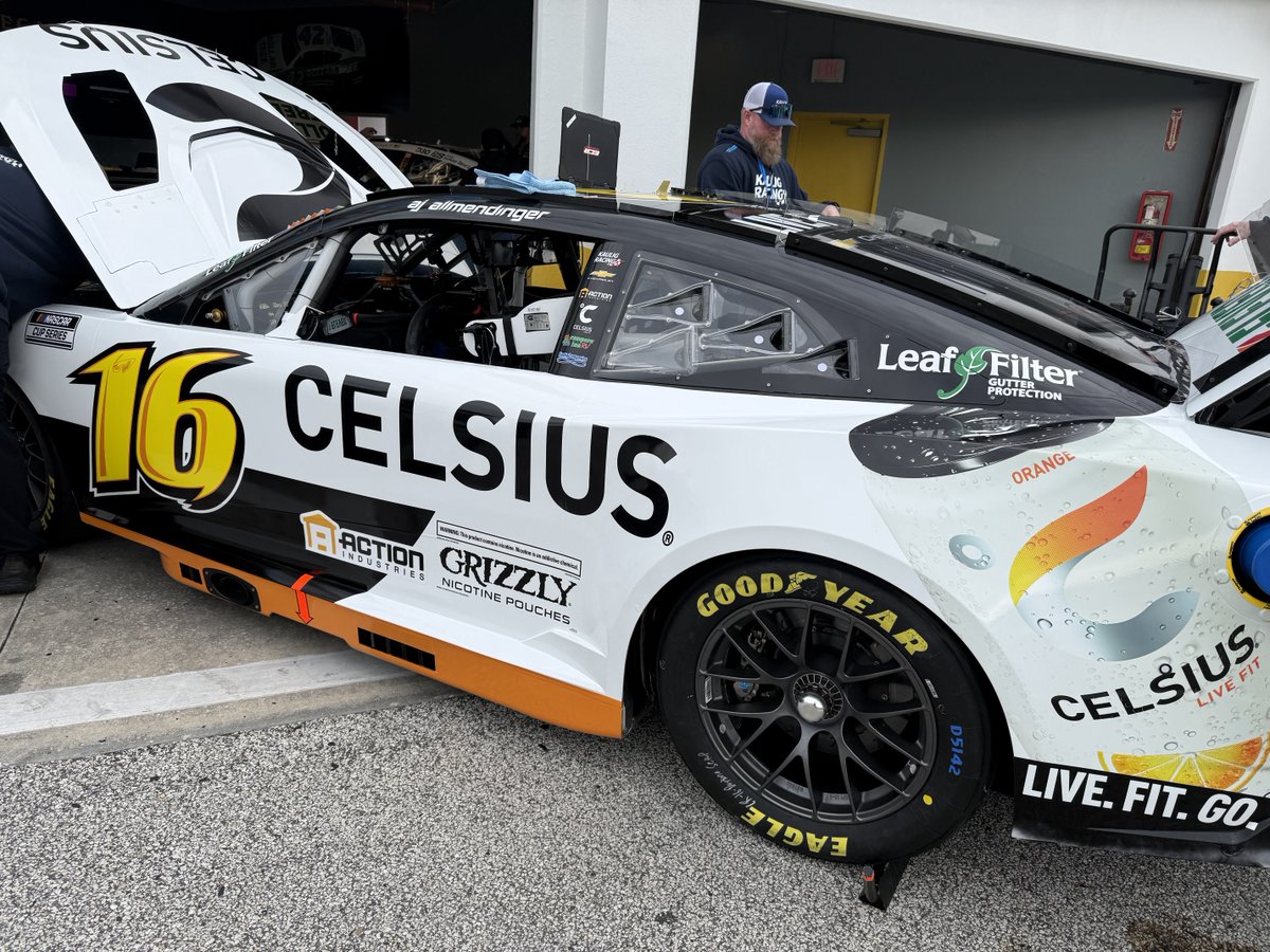 bobpockrass's tweet photo. The Greg Biffle stylized 16 on the Allmendinger car: https://t.co/bUaBpPZpr4