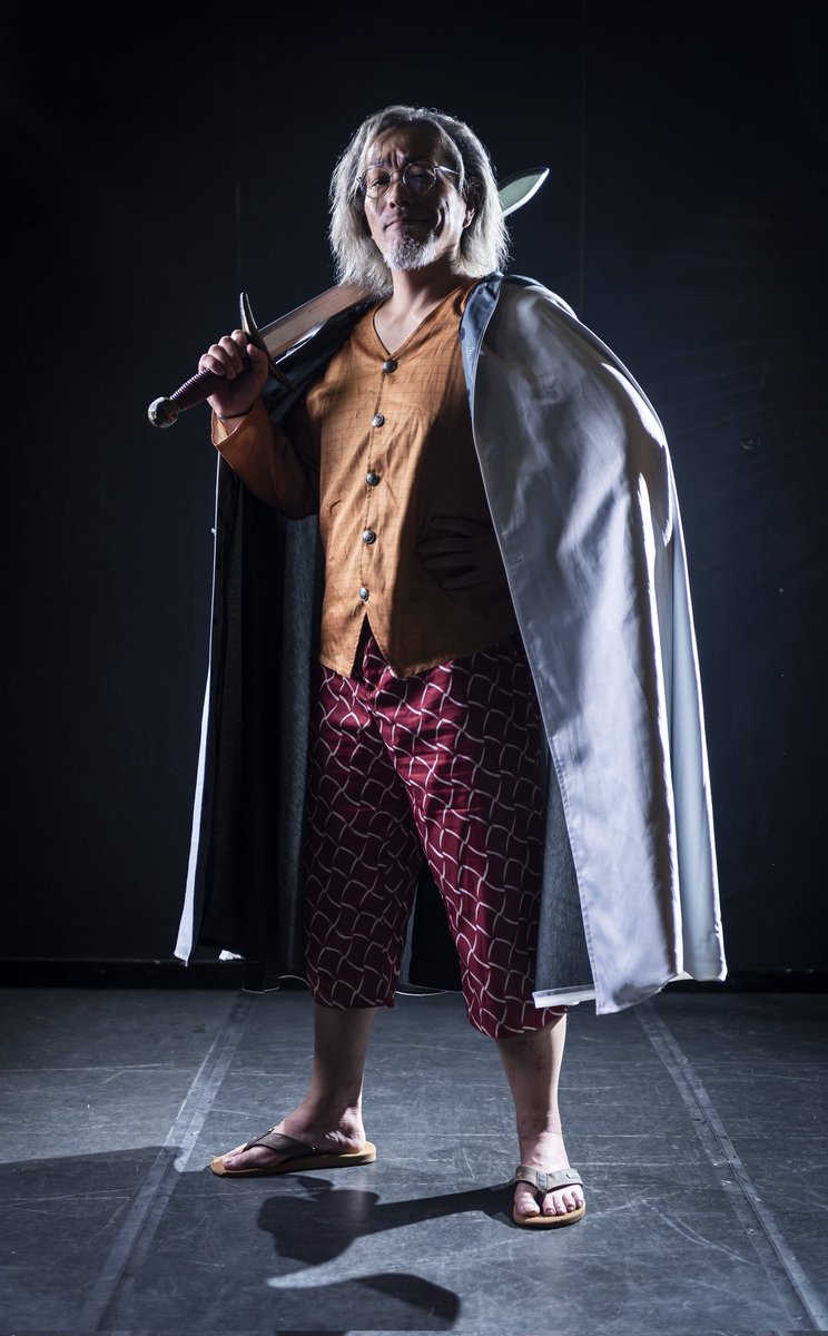 ray0513op's tweet photo. ＊cosplay  ONE PIECE 

海賊王の右腕  冥王 
シルバーズ・レイリー 

その船には近付かない方がいい
私に斬られるよりも先に
消し飛ぶかどこかへ飛ばされるぞ 
、、、シャボンディ諸島にて、、、

#OP感謝祭1130 #一片の海合
#ワンピースコスプレ #コスプレ 
#onepiececosplay #cosplay 
#レイリー https://t.co/sssoFrKdWg