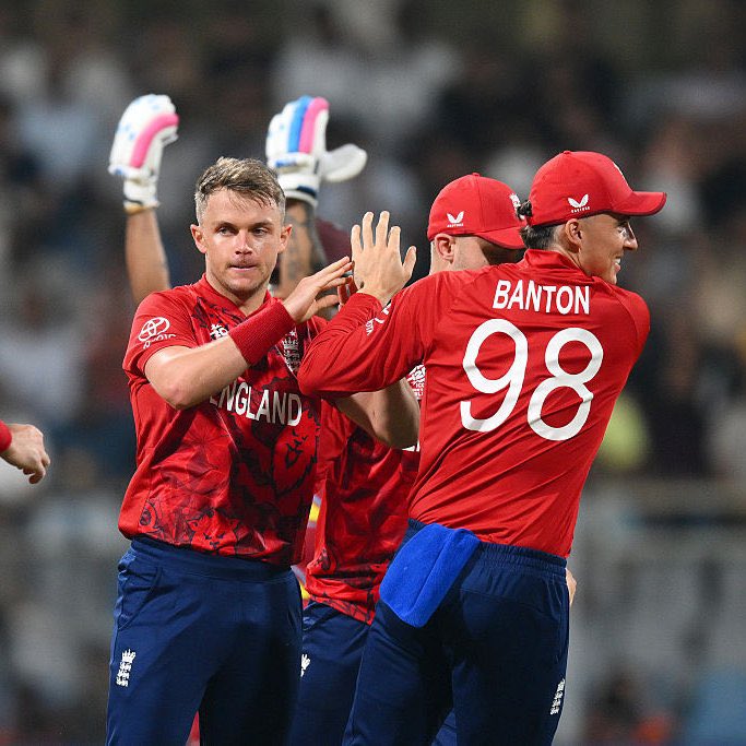 RajatJain's tweet photo. @TheBarmyArmy ENG vs WI (Match 15) Quick Update:
🔸 Toss: England (Bowling)
🔸 WI: 52/2 (5.0)
🔸 Wickets: Archer (Hope), Curran (King)
🔸 Top Bat: Hetmyer (23* off 9)
🔸 Venue: Wankhede Stadium
West Indies aren't backing down despite the early jolts! 🌪️
#ENGvWI #CricketScore #T20WorldCup https://t.co/1ZgxxZehxK