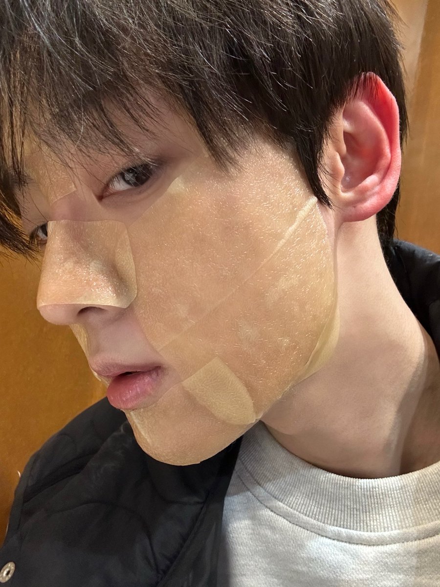Sea1645050's tweet photo. 염증..너무 마음 아픈데 
옆태가 너무 잘생겼어..🫠 https://t.co/NE9gzYwWWz