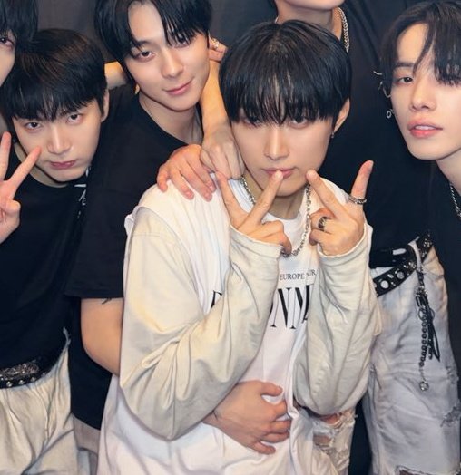 Moon jehyun always find his way ✊✊

#JAEHAN #JEHYUN #OMEGA_X