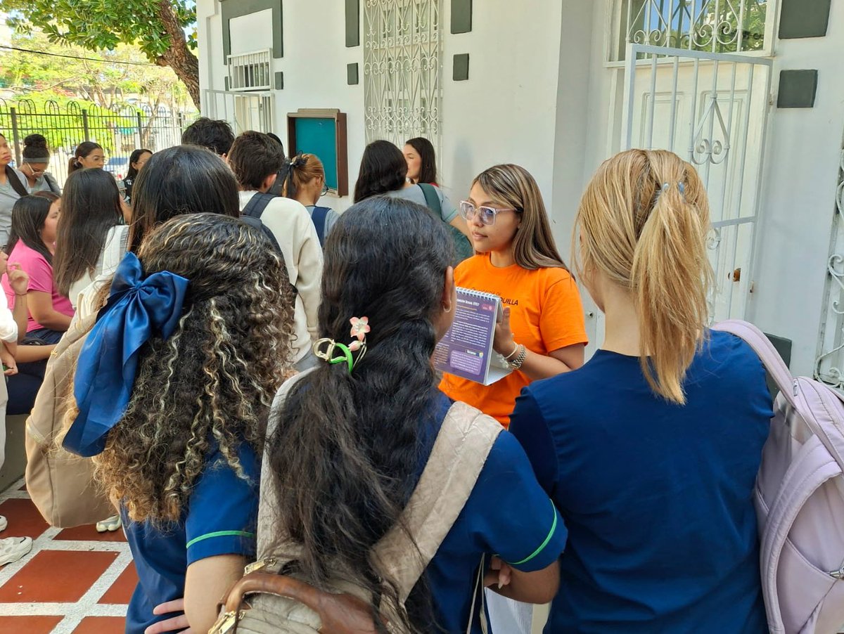 SecSaludBAQ's tweet photo. Participamos del "Encuentro Carnavalero de la Vecindad Bolivariana" de @unisimon, promoviendo en los jóvenes la salud sexual y reproductiva.

Ofrecimos prevención de infecciones de transmisión sexual-ITS, pruebas rápidas de VIH y consultas psicológicas con #CHATLemos. ✔️ https://t.co/GptZhKxalb