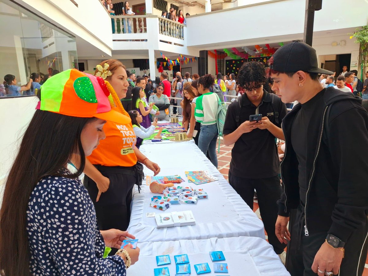 SecSaludBAQ's tweet photo. Participamos del "Encuentro Carnavalero de la Vecindad Bolivariana" de @unisimon, promoviendo en los jóvenes la salud sexual y reproductiva.

Ofrecimos prevención de infecciones de transmisión sexual-ITS, pruebas rápidas de VIH y consultas psicológicas con #CHATLemos. ✔️ https://t.co/GptZhKxalb