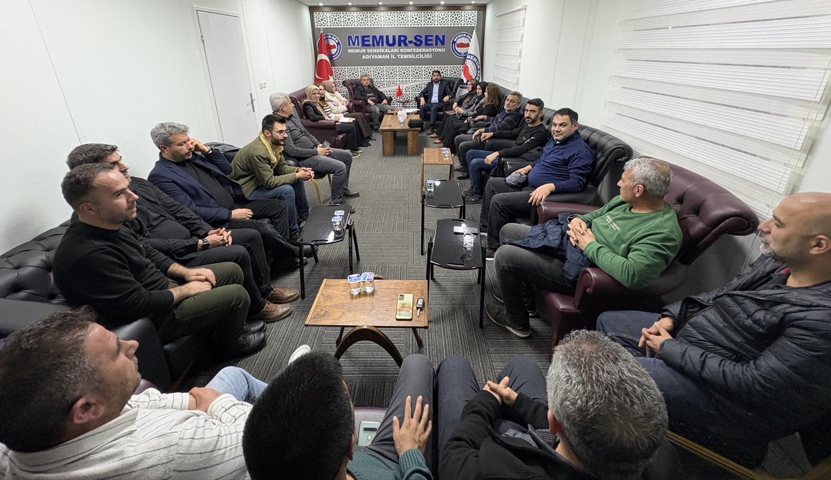 Okulöncesi öğretmen ve yöneticileri sendikamızı ziyaret ettiler. 
Son yayımlanan Mili Eğitim Bakanlığı Eğitim Kurumları Yönetici Görevlendirme Yönetmeliğini incelediğimizde, yönetmelikte okulöncesi öğretmenlerinin belirttiği hususlarla birlikte birtakım yeni mağduriyetler