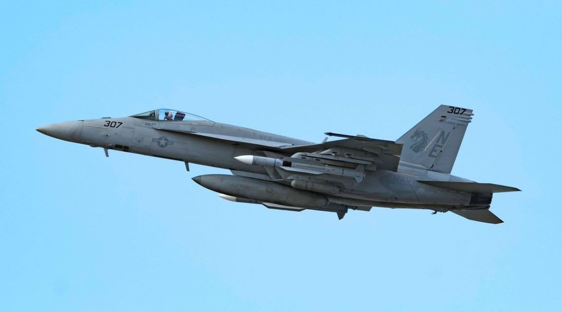 RealAirPower1's tweet image. The “Phoenix” has risen - sort of. USNavy F/A-18E/Fs are now routinely flying with the ultra-long-range AIM-174B AAM. This is not merely a new missile, but a 1,900-lb air-launched SM-6, effectively filling the capability gap left by AIM-54’s retirement in 2004. With a two-stage…