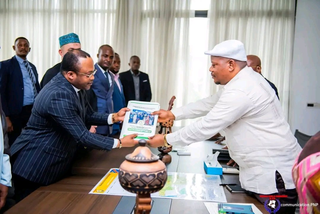 LePotentiel_rdc's tweet image. 🚨 Dialogue National Inclusif en RDC 🚨

Le #CIC a été reçu par Jean-Marc Kabund-A-Kabund pour discuter d'un canevas sur la Justice, Vérité et Réconciliation. 🤝 Un pas vers un dialogue constructif pour la stabilité et la paix durable en RDC. 🙏 #RDC #DialogueInclusif #Cohésion