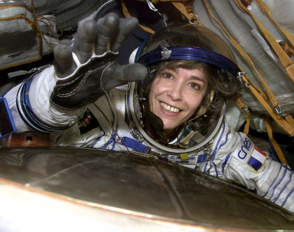 MatthieuDelach's tweet photo. Six fois plus d'hommes que de femmes ont pris part à une mission dans l'espace. Si la parité est encore loin d'être respectée en apesanteur, des progrès ont malgré tout été accomplis ces dernières années. Mon interview de Claudie Haigneré : https://t.co/t1eXXQvwEC https://t.co/viwFIQ05uB