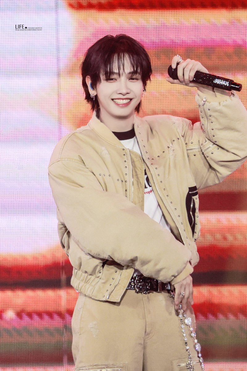 ๐๐๐๐ tweet media