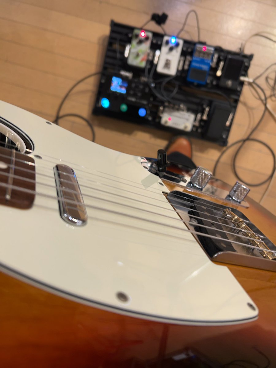 k_wam3's tweet photo. ギタリストっぽいことをしてきました https://t.co/DS94yGxfcf