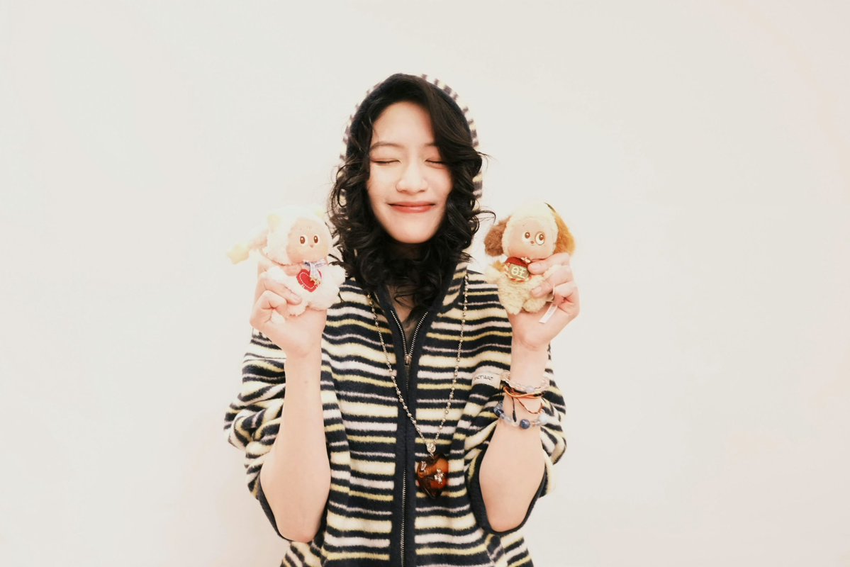 ที่ข้อมือยังน้อยไปนะ ใส่มูเพิ่มได้อีกหนูวว 😂