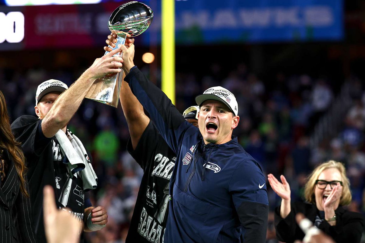 The #Seahawks won their playoff games by an average margin of 18.3 PPG, the highest margin since the 2002 #Buccaneers, per <a href="/JohnToddNFL/">John Todd</a>.