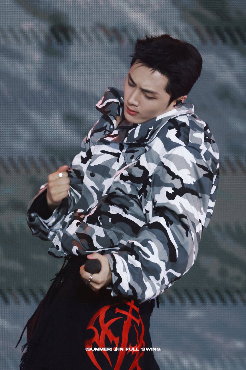 summerinfullswing tweet media