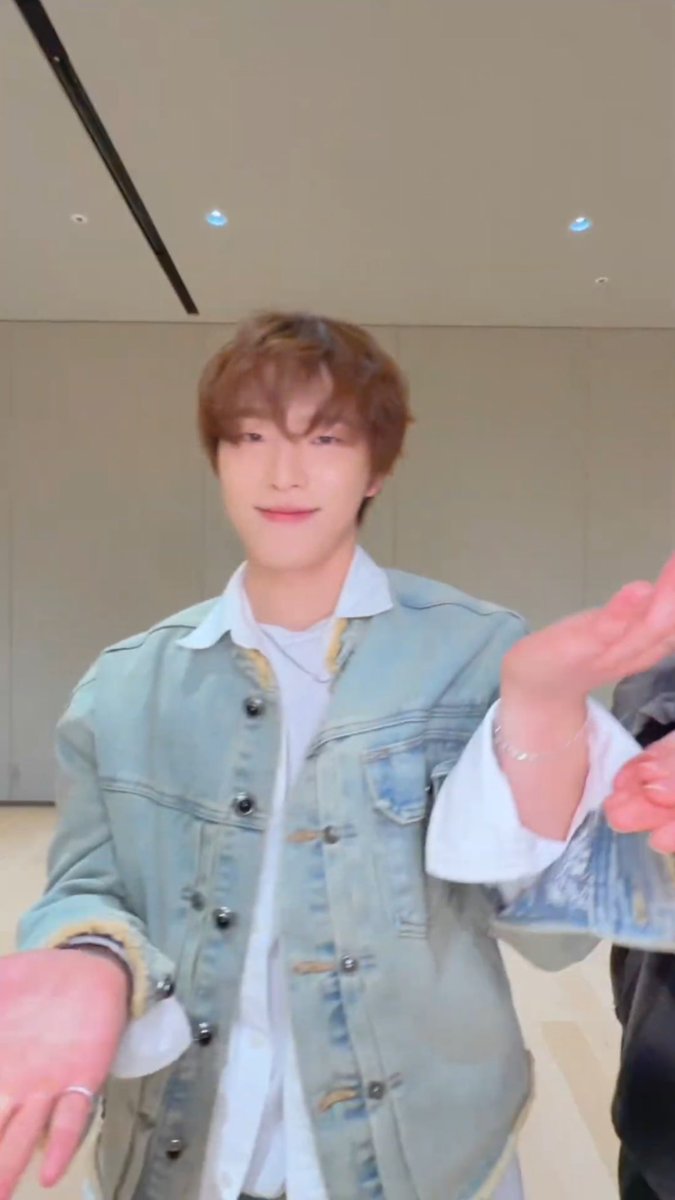 폭신폭신 후와후와 딘선배...🩵