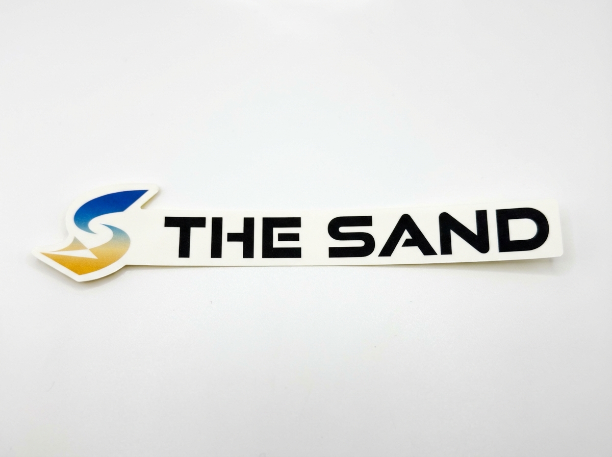 🎁 全員もらえる。

THE SAND ( <a href="/thesand_jp/">THE SAND - マゴチ・ソルトルアー専門店⚡最短当日出荷 (thesand.jp)</a> ) で『メガプラウン』をご購入いただいた方に THE SAND オリジナルステッカーをプレゼント🔥

ロッドケース、クーラーボックス、車… 好きなところに貼ってください。

━━━━━━━━━━━━━━━ 
▪️ 屋外対応・耐水仕様
▪️ 光沢ラミネート（PP）加工
