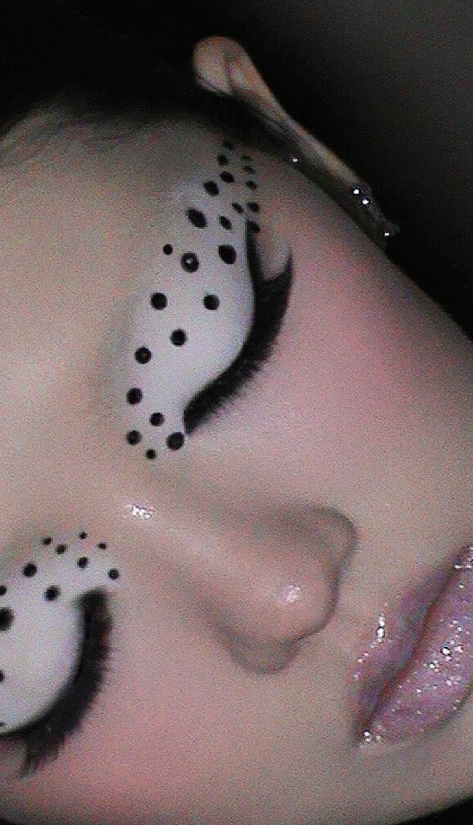 𝐏𝐢𝐧𝐤 𝐠𝐥𝐢𝐭𝐭𝐞𝐫 🎀 (@pinkglitterie) on Twitter photo 