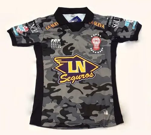 La del 2011 es una tragedia absoluta en todo sentido.

Esas son las peorcitas de TBS pero todavía faltan más eh