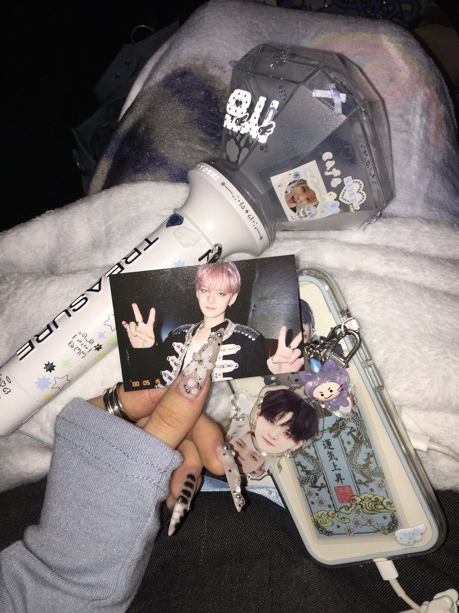 𝓶 ♬.*ﾟ tweet media