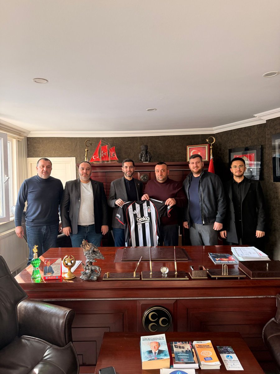 Sarıyer Beşiktaşlılar Derneği olarak MHP Sarıyer İlçe Başkanlığını ziyaret edip, İlçe Başkanı Sn. Dursun Karabacak'a şanlı formamızı takdim ettik.

#Beşiktaş #SarıyerBeşiktaşlılarDerneği