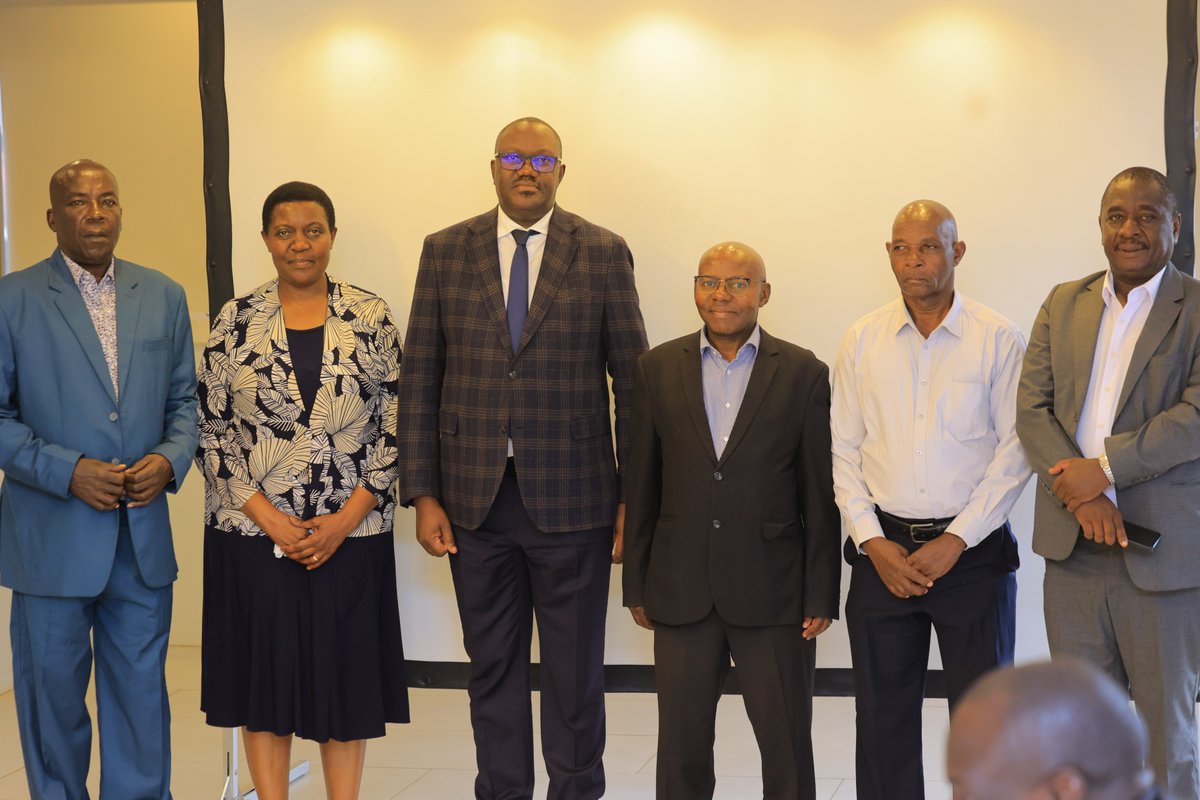 UgandaMFA's tweet photo. 🇺🇬 “The Foreign Service is a privilege sometimes you find yourself where decisions shaping the world are made, and you are part of that conversation.” Amb. Paul Mukumbya. #UgandaDiplomacy #ForeignService #Leadership #MOFAUg #TeamUganda #ECD 🇺🇬 https://t.co/34CD9uLcra