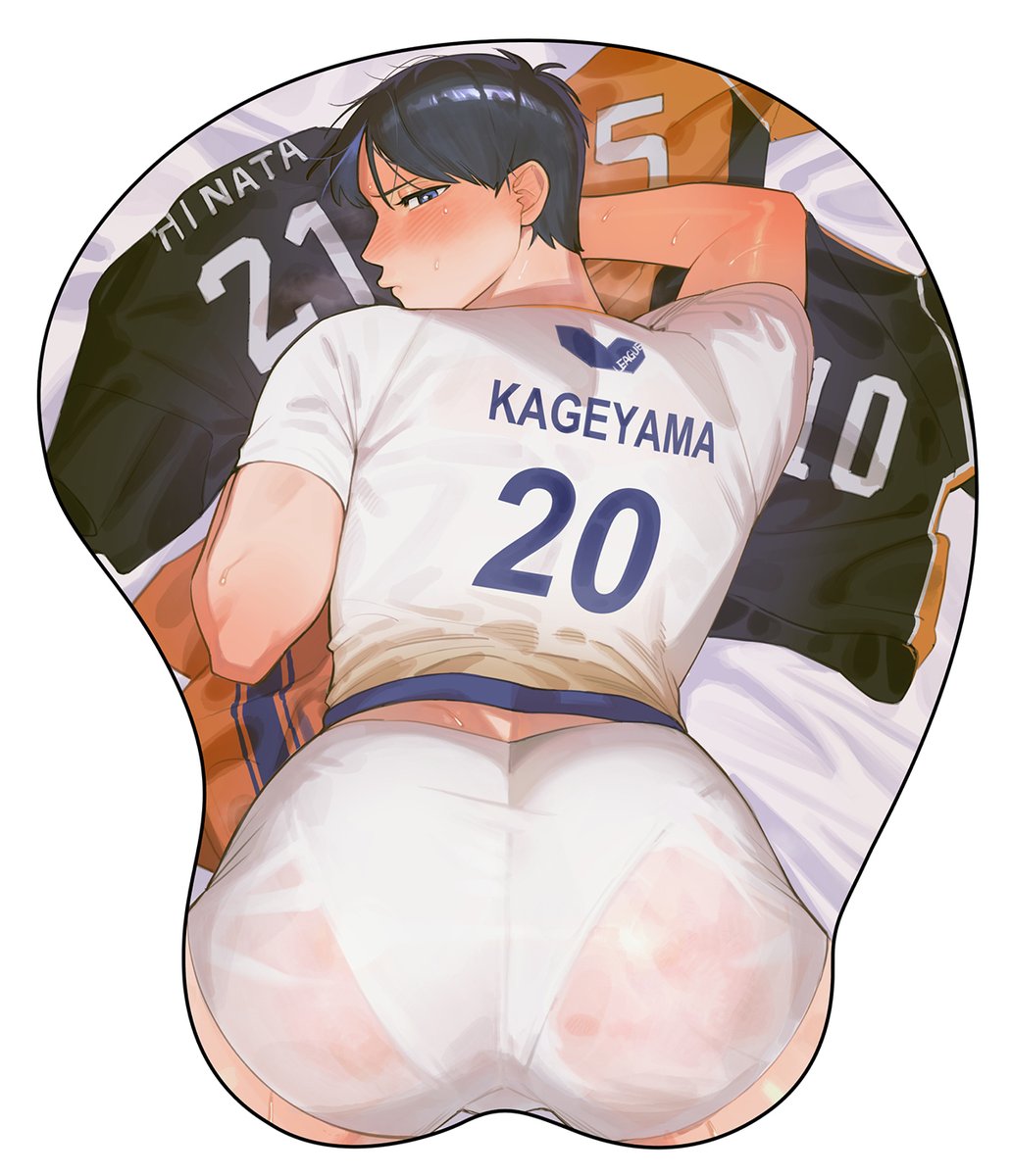 #日影
我也貼一下屁股滑鼠墊⋯還在送印階段不知道最後印出來會長啥樣🤣
之後拿到再跟大家分享成品！